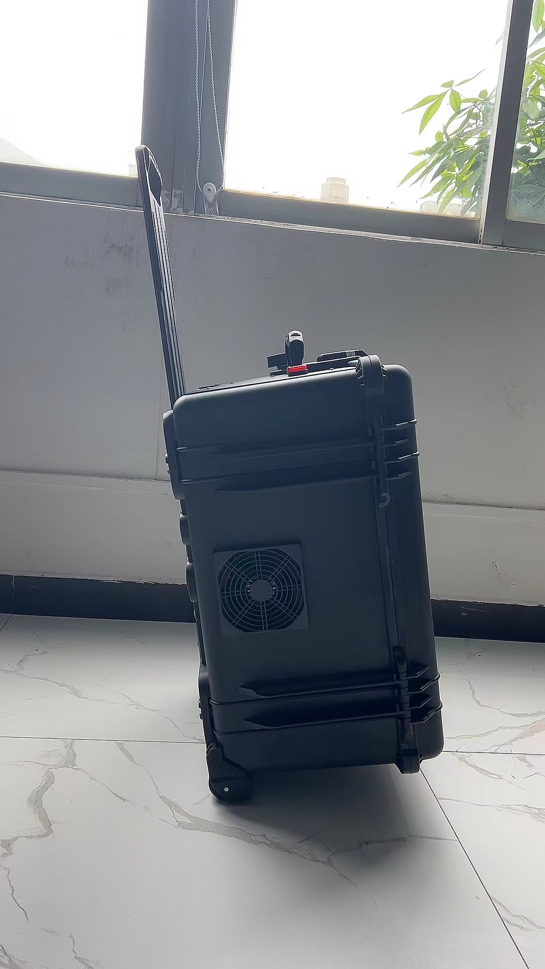 曾都手拉箱型移动通信干扰器